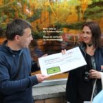 Spendenübergabe für das Tenkile Conservation Alliance, ein Artenschutzprojekt für Baumkängurus