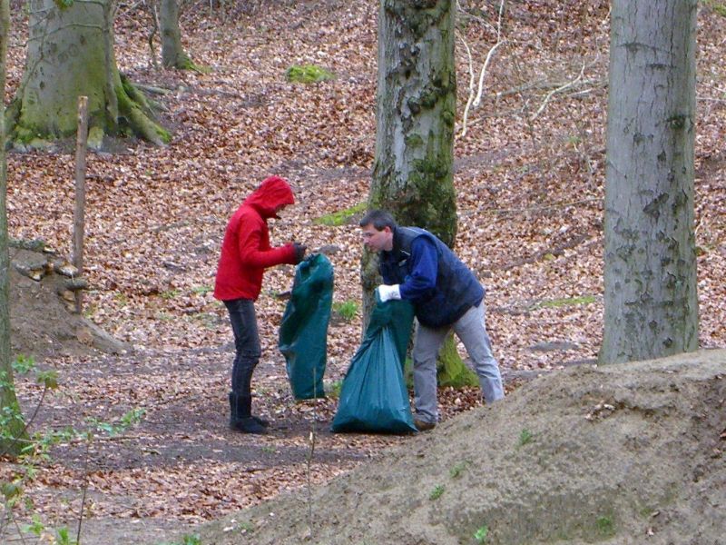 Frühjahrsputz im Barnstorfer Wald 2014